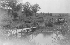 1900 photo of Minnehaha Creek at Washburn Park